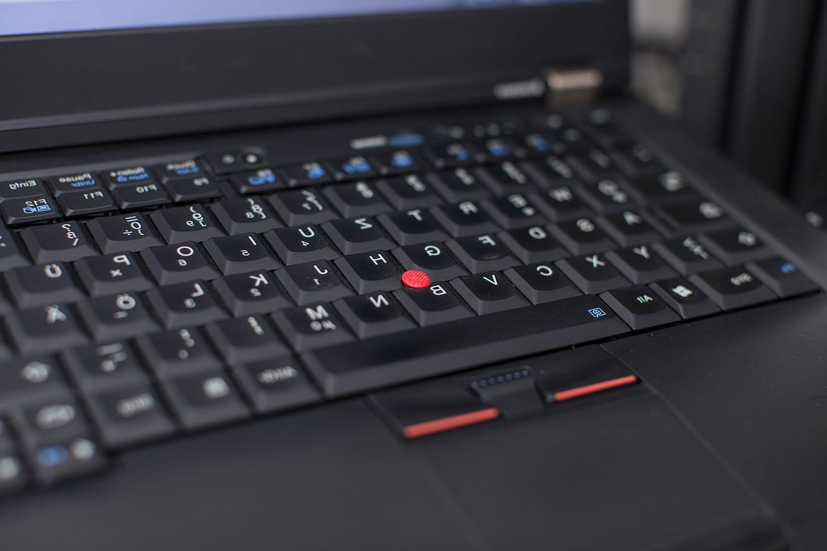 black laptop computer